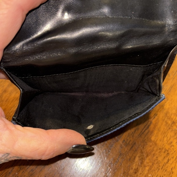 Prada bi-fold wallet quilted blue/black Authentic - Picture 10 of 11